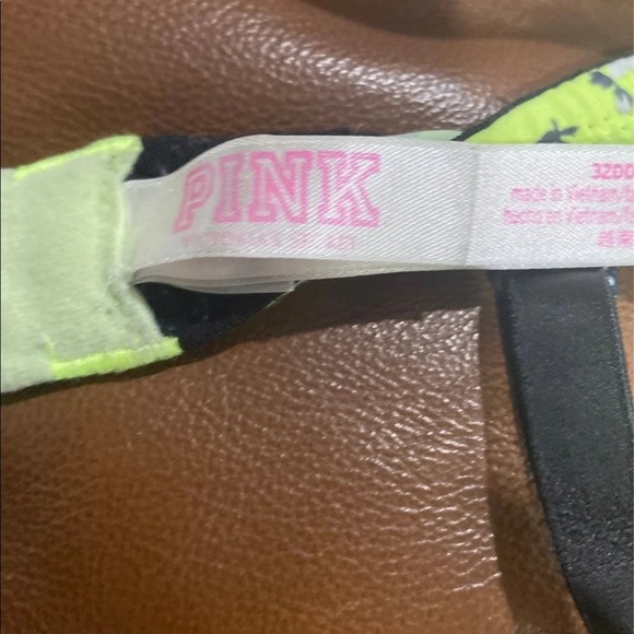 PINK bra 32DD - Picture 4 of 7